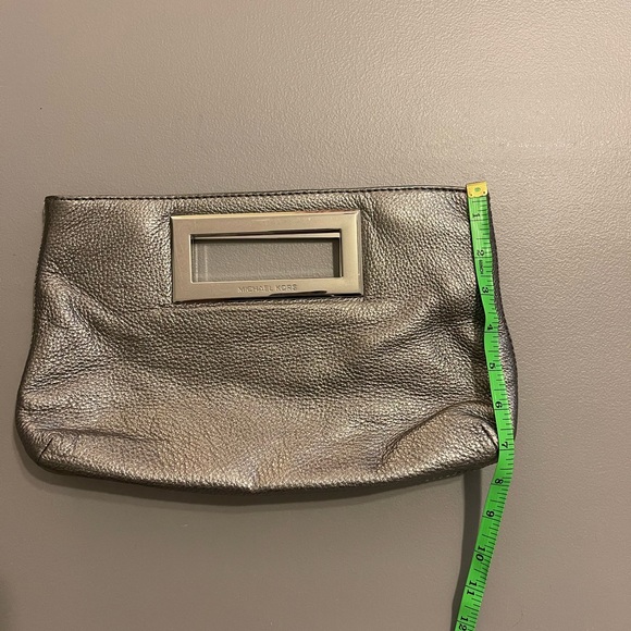 Michael Kors Clutch Silver/Pewter color soft pebble leather - Picture 7 of 7
